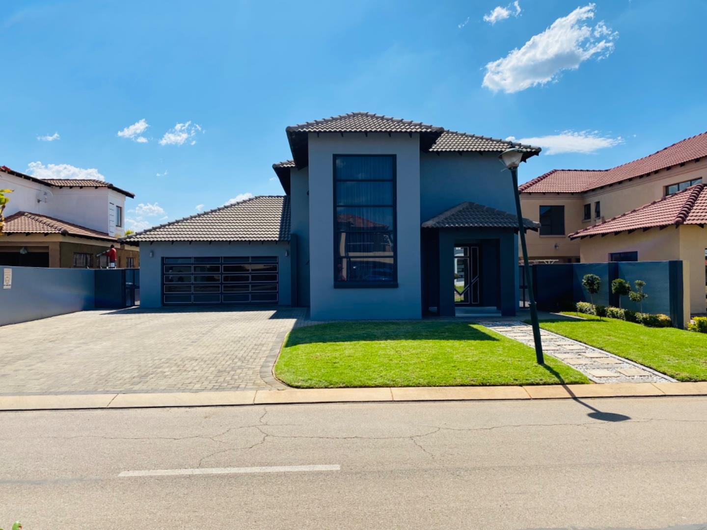 4 Bedroom House for sale in Theresapark P24113750676