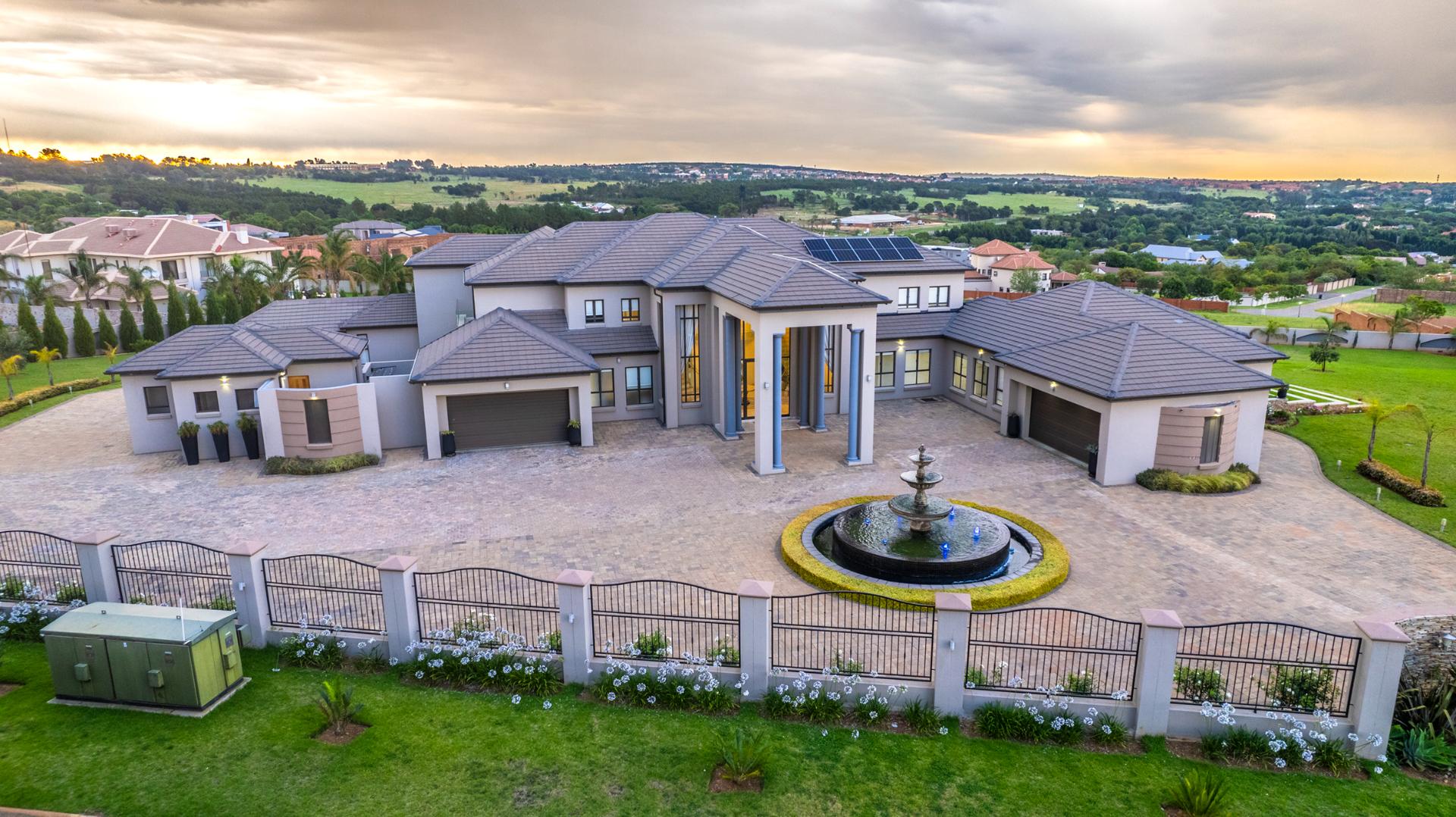 5 Bedroom House for sale in Mooikloof Heights P24113751219