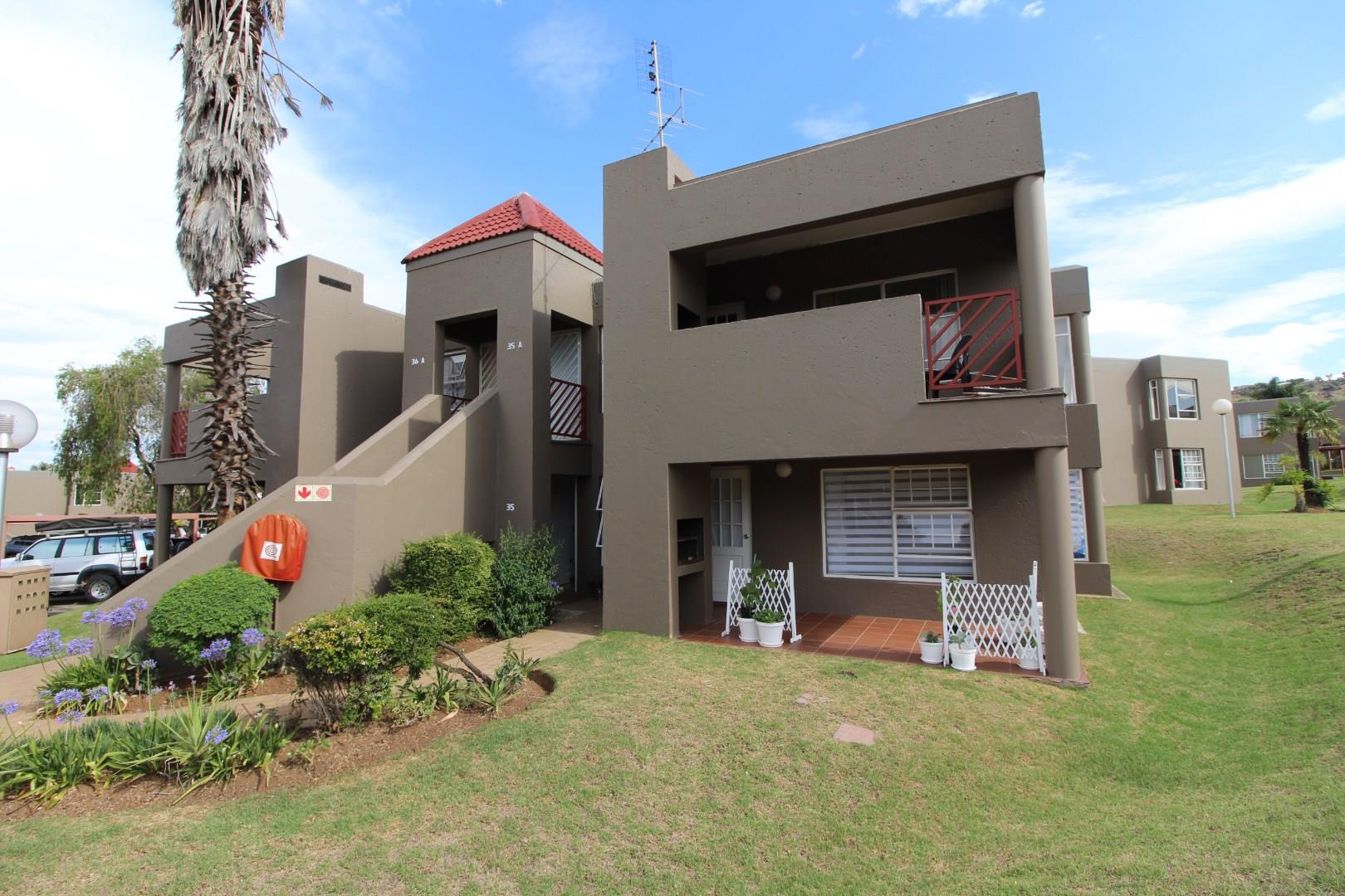 2 Bedroom Apartment / flat for sale in Allen's Nek P24113752815