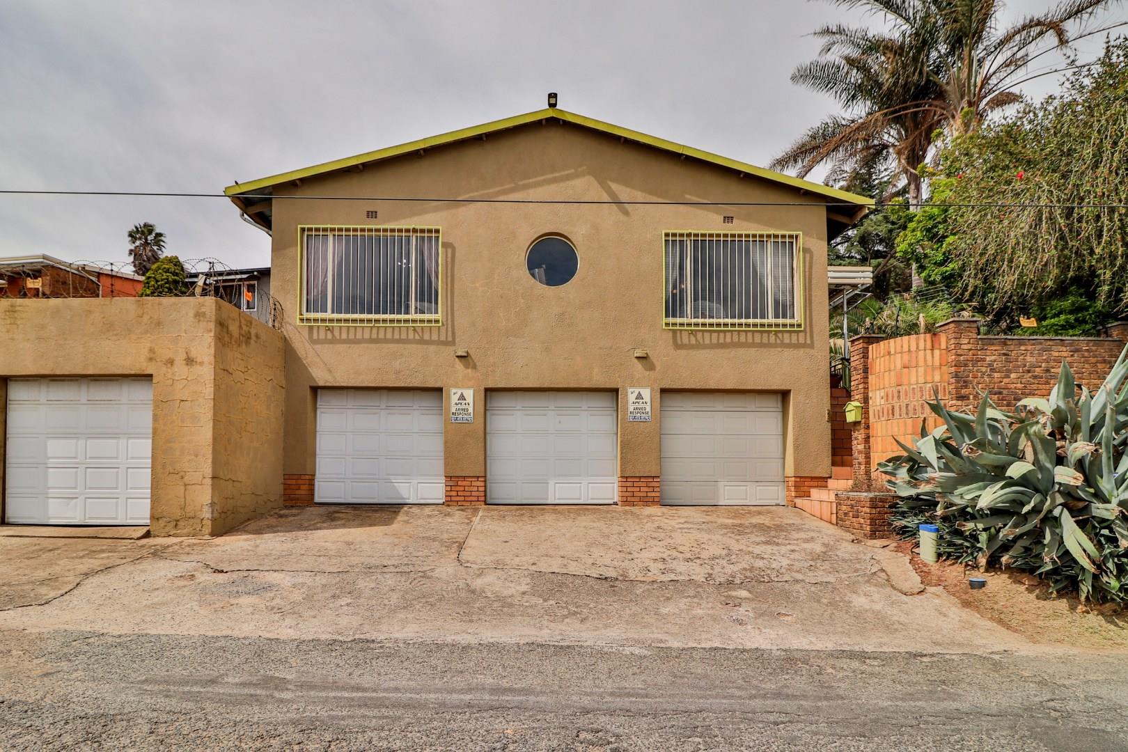 3 Bedroom House for sale in Hurst Hill P24113753376