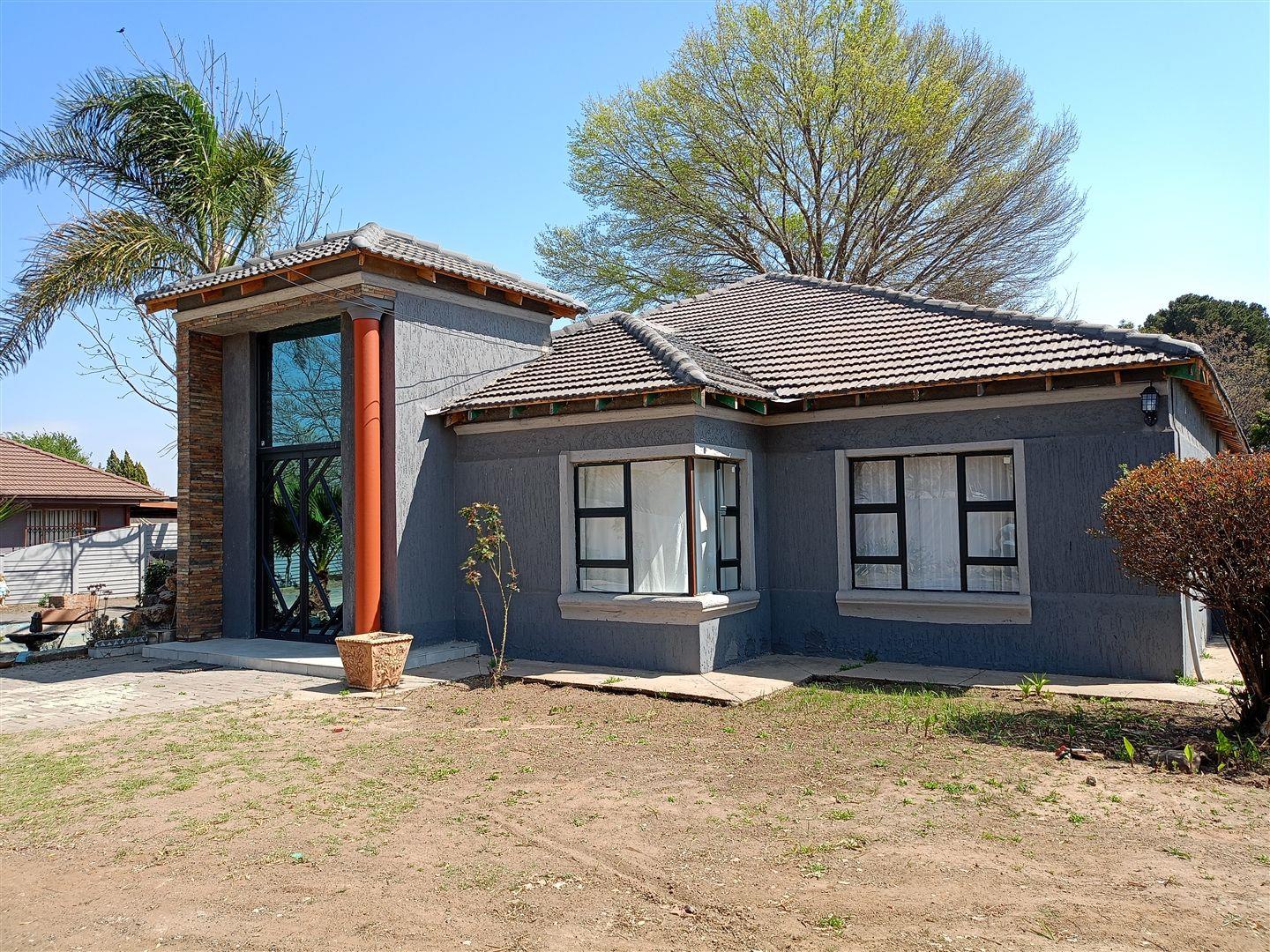 4 Bedroom House for sale in Three Rivers P24113311869