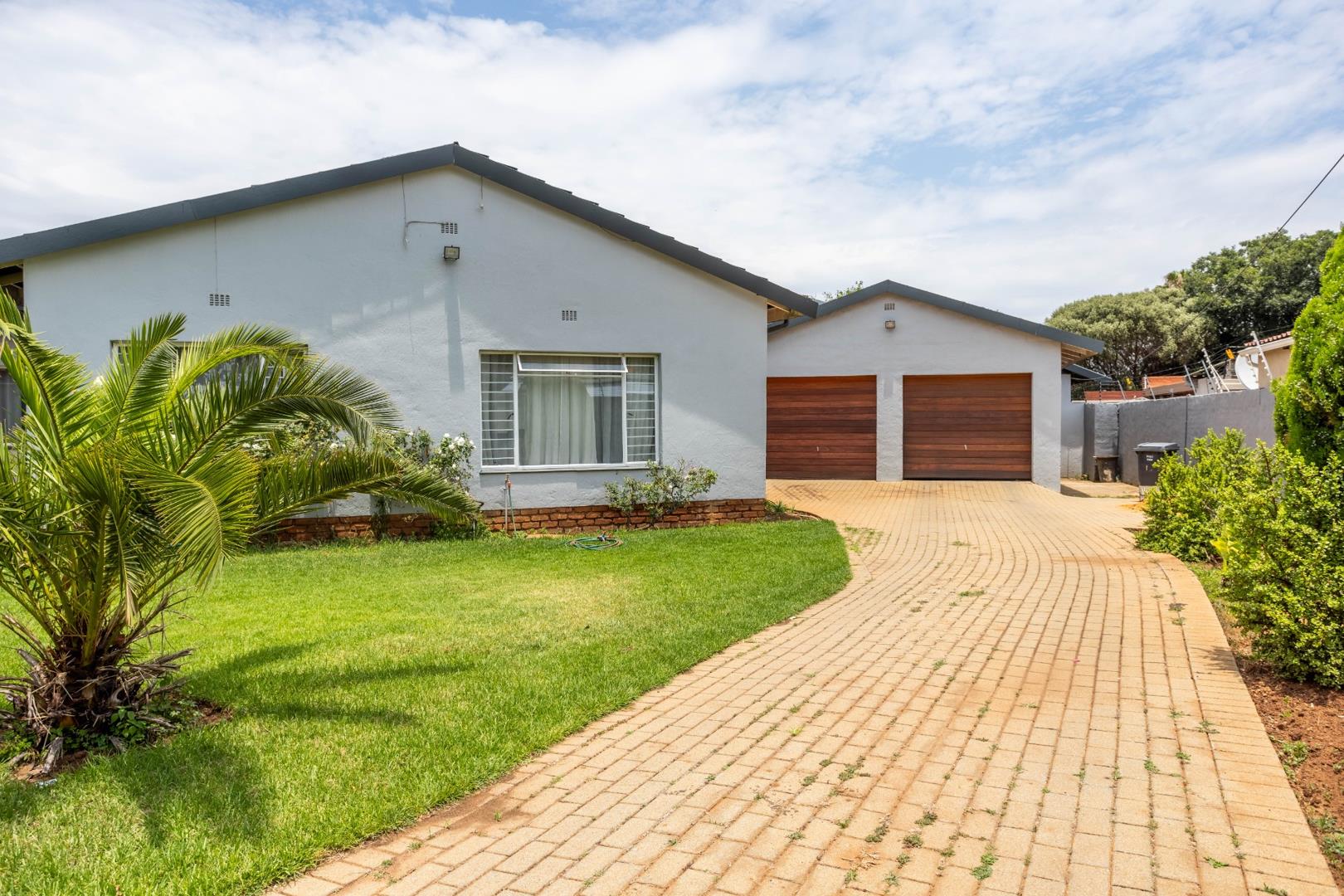 Fairland Property Houses for sale in Fairland