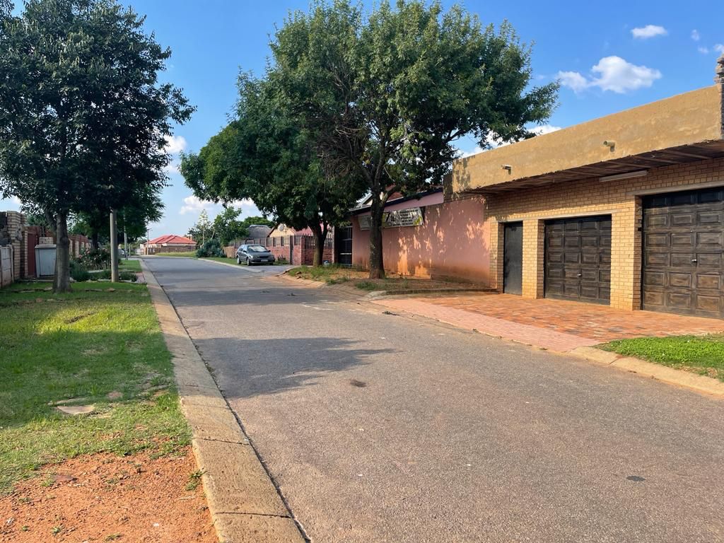 Zakariyya Park Property Houses for sale in Zakariyya Park