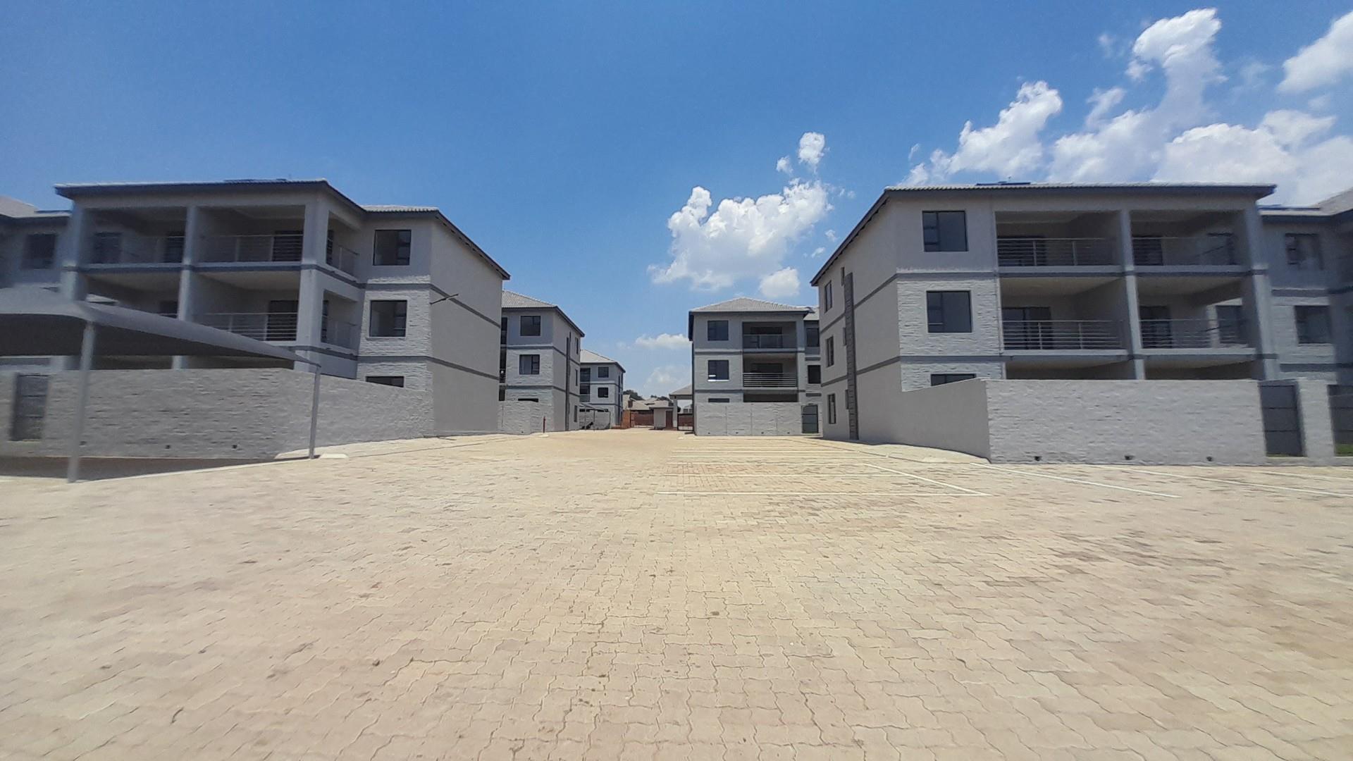 2 Bedroom Apartment / flat for sale in Pomona P24113756488