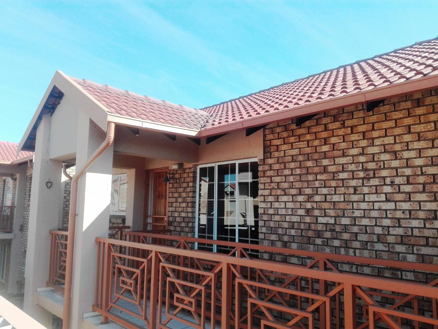 2 Bedroom Townhouse for sale in Amberfield 3 Fouriesburg Street P24