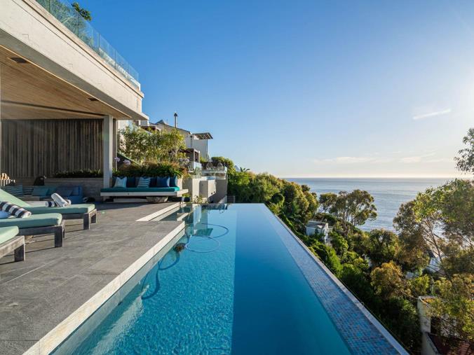 5 Bedroom House for Sale in Bantry Bay