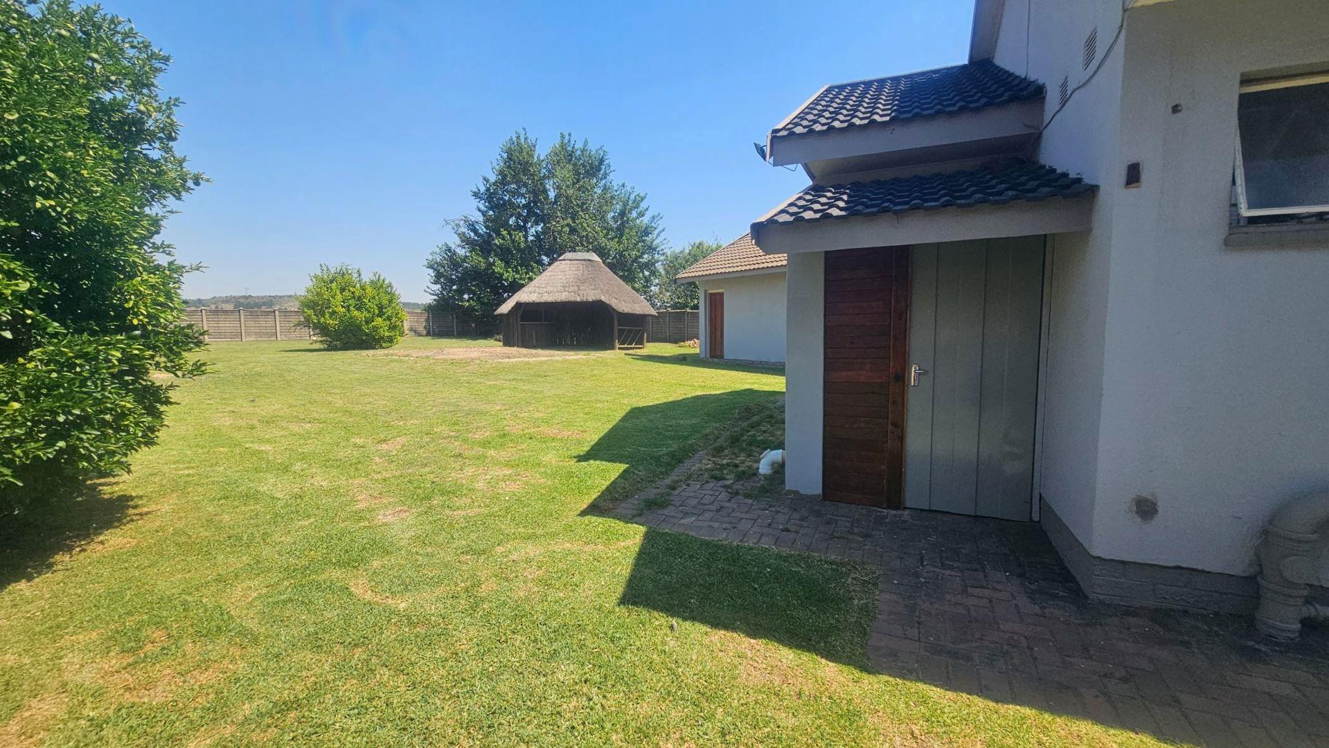 3 Bedroom House for sale in Falcon Ridge P24113758473