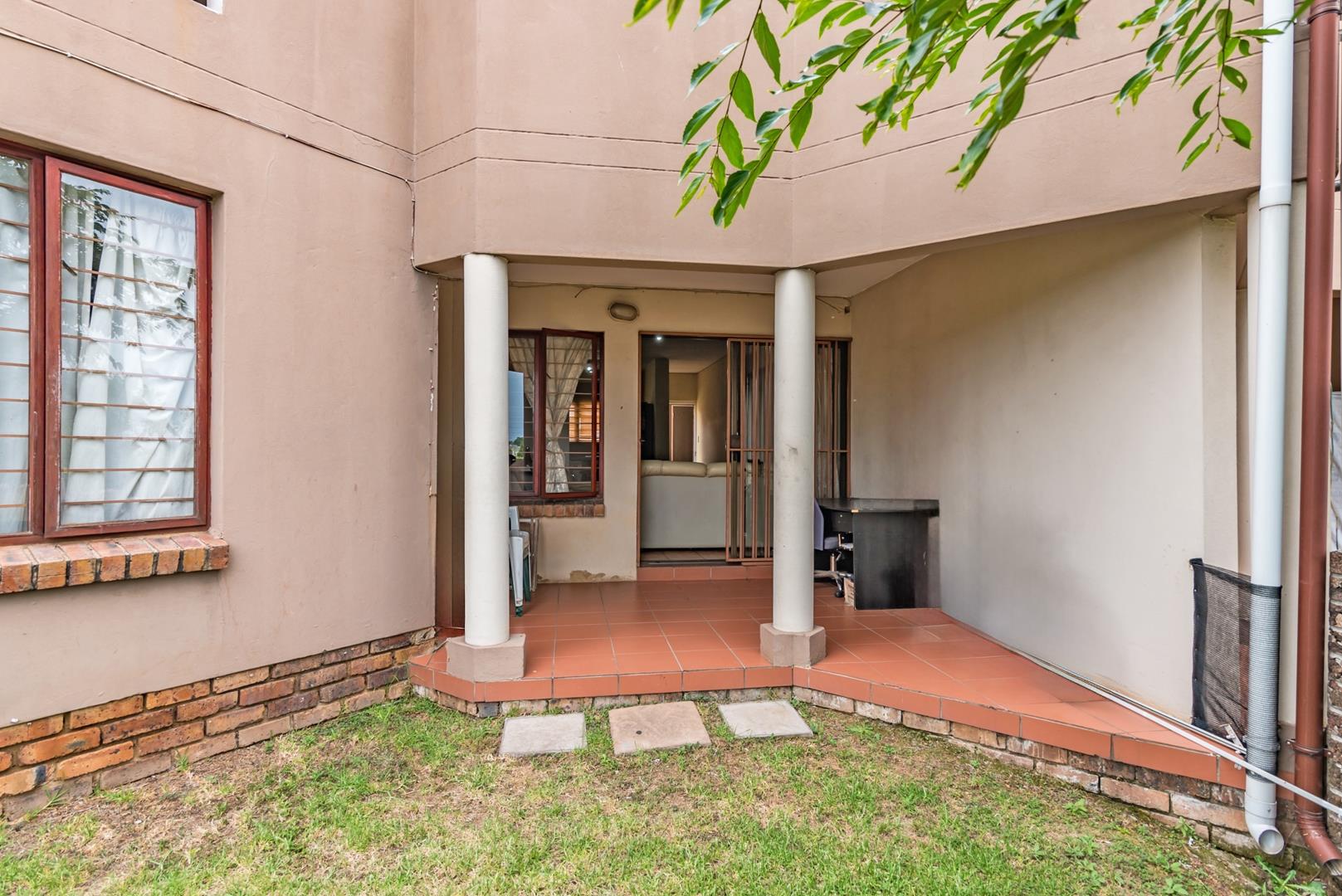 3 Bedroom Apartment / flat for sale in Northwold P24113759214