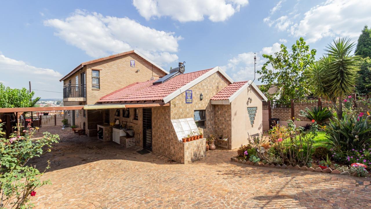 5 Bedroom House for sale in Marlboro Gardens P24113759426