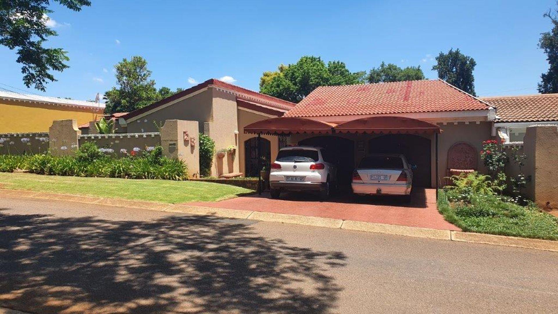 3 Bedroom House for sale in Lynnwood Glen P24113759598