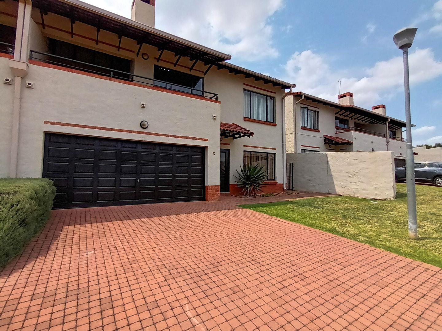 4 Bedroom House for sale in Xanadu P24113760198