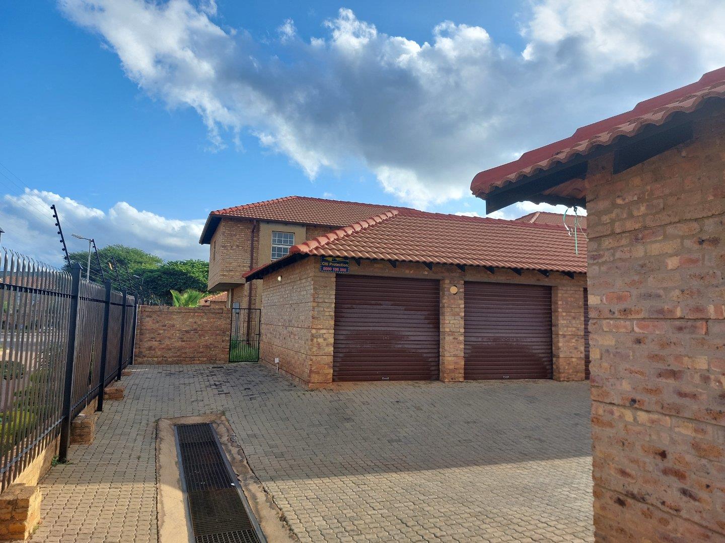 3 Bedroom Townhouse for sale in Montana Tuine 1446 Cello Street P24