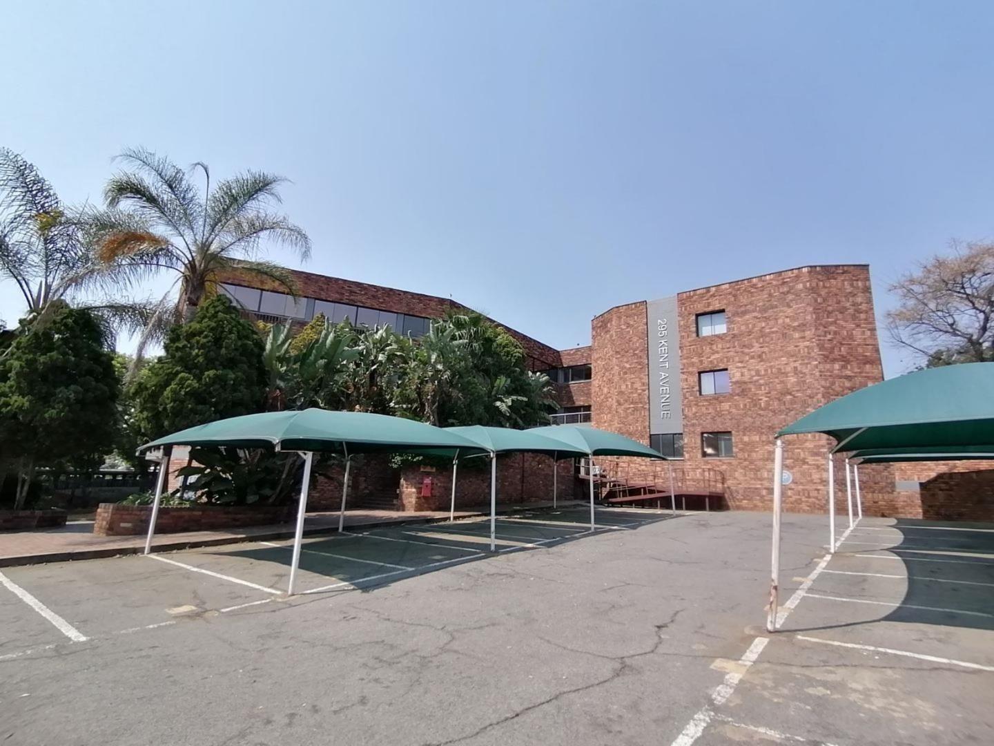 Commercial property to rent in Ferndale Entire Bui 295 Kent Avenue