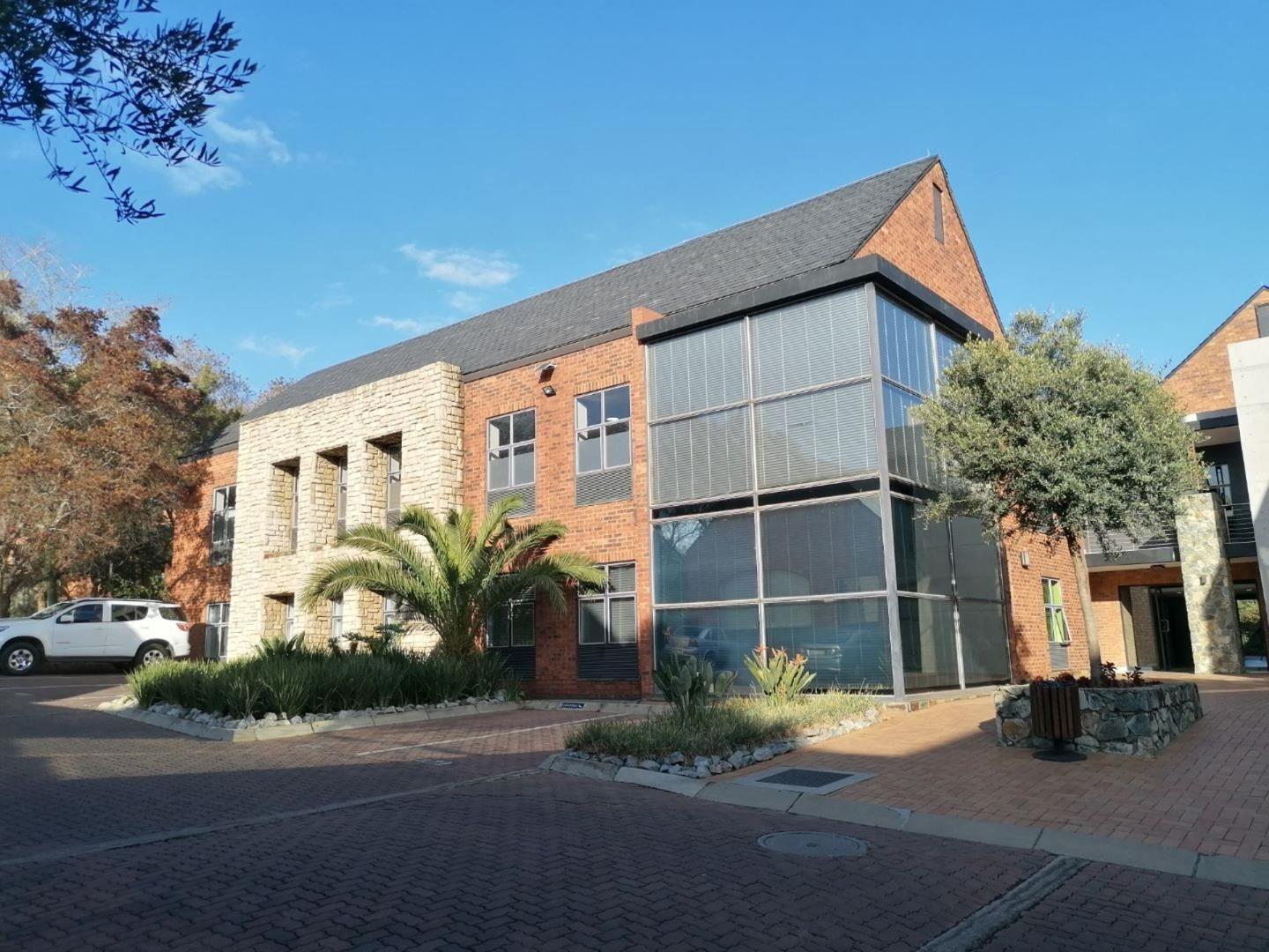 Commercial property to rent in Cresta G01 Stonemill Office Park, 300
