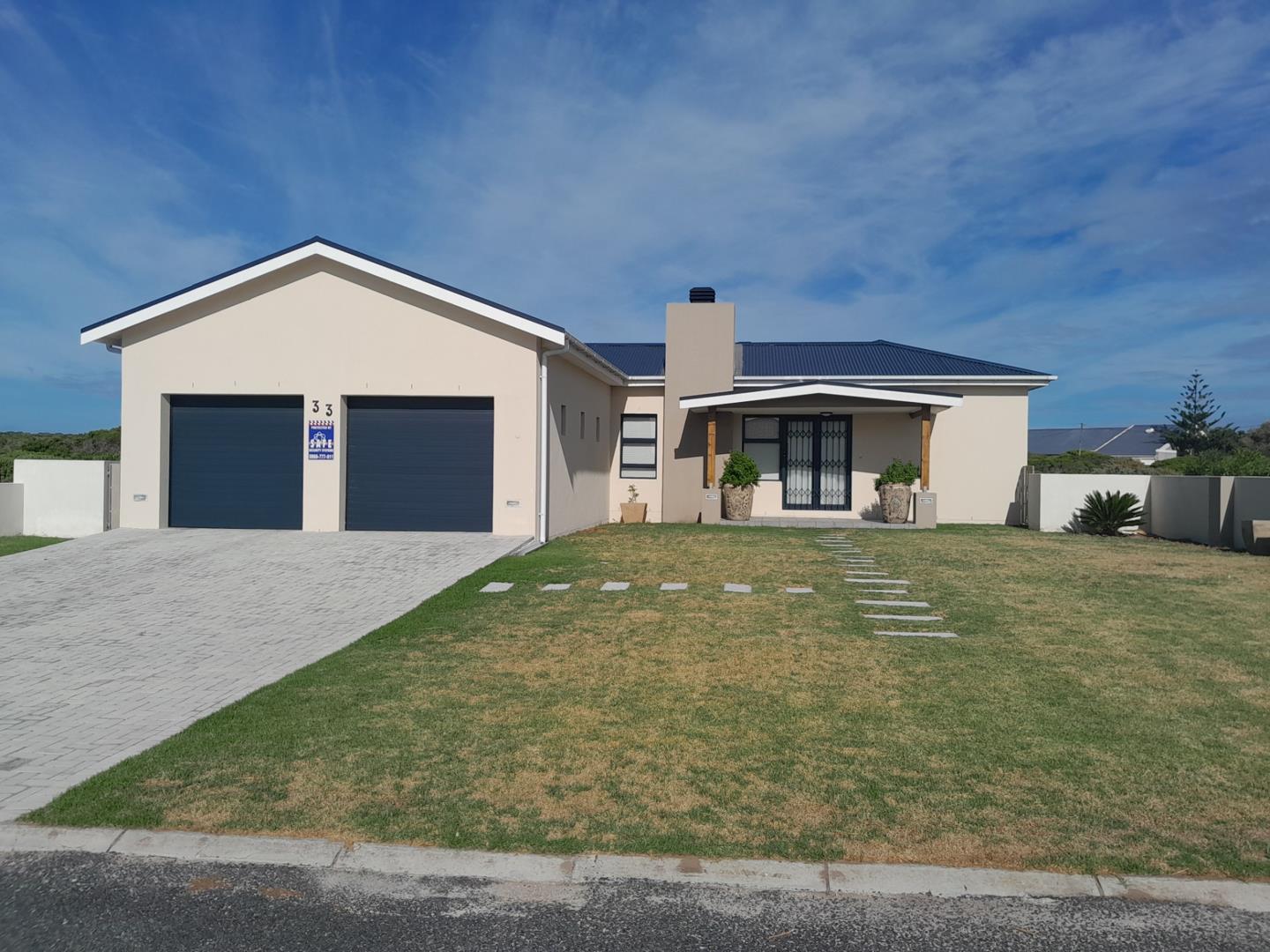 3 Bedroom House for sale in Kleinbaai 33 Perlemoen Street P24111478183