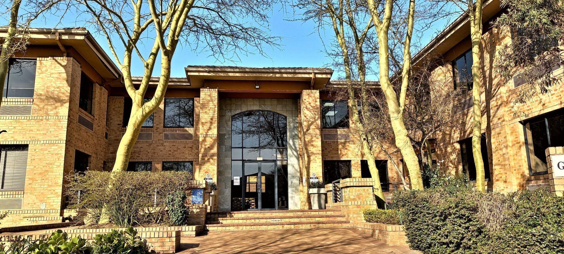 Commercial property to rent in Bryanston Ground Flo Fairway Office