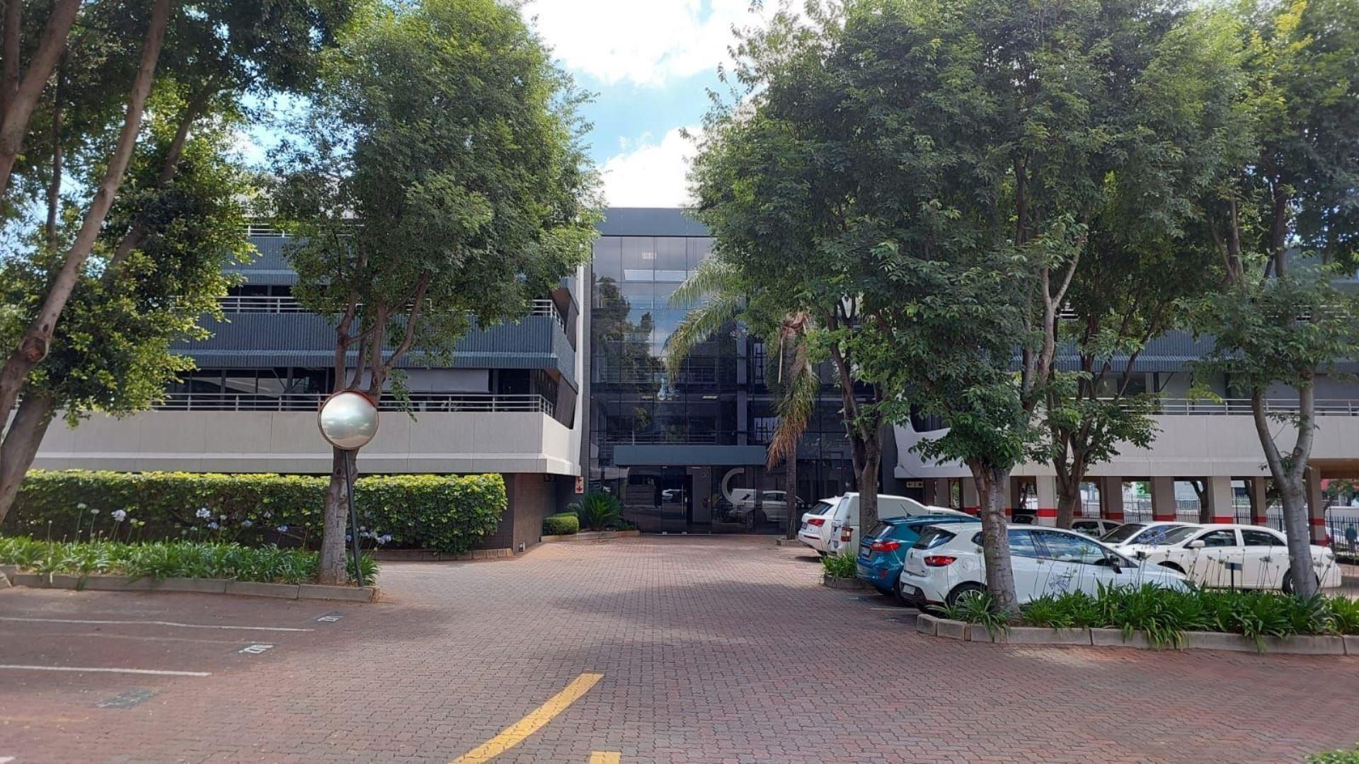 Commercial property to rent in Cresta 305 Cresta Junction, 1 Beyers