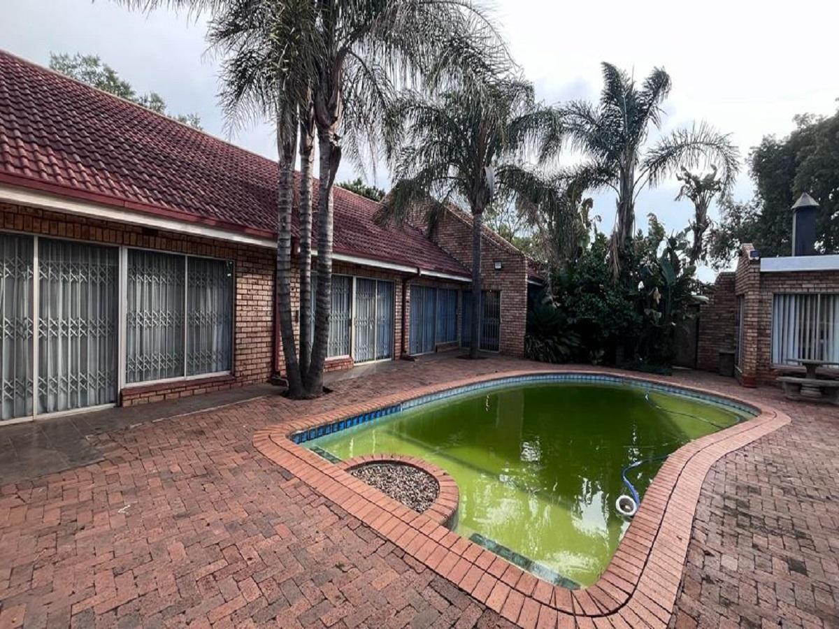 5 Bedroom House for sale in Vanderbijlpark SW 5 P24113763917