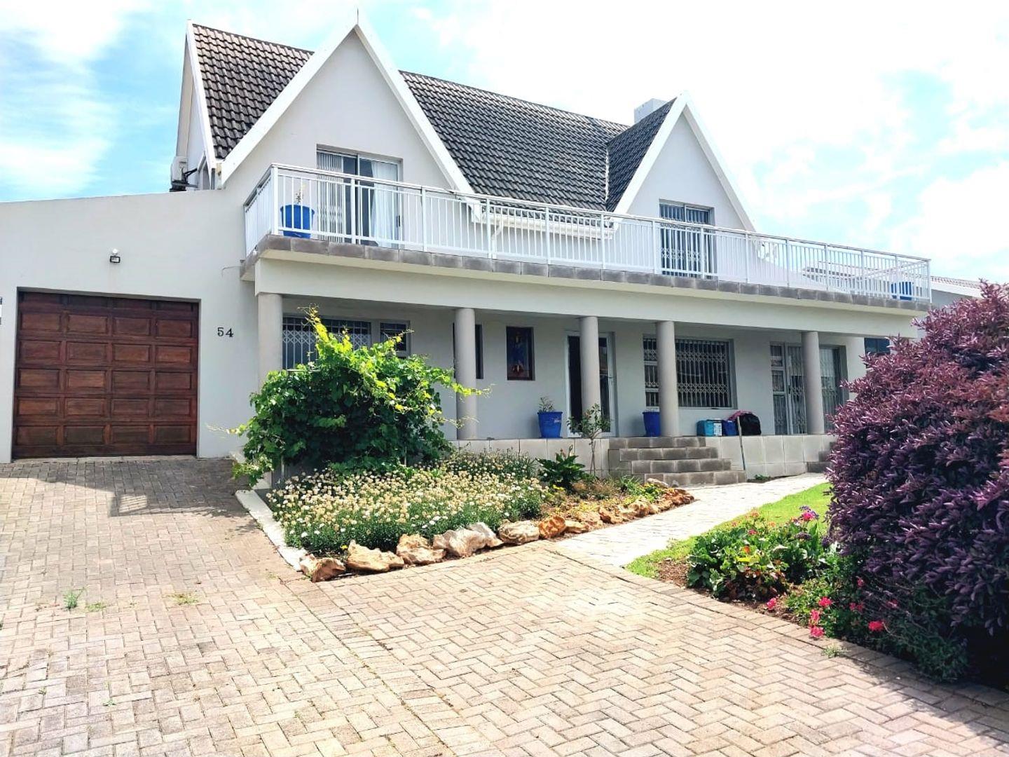 4 Bedroom House for sale in Wavecrest P24113764683