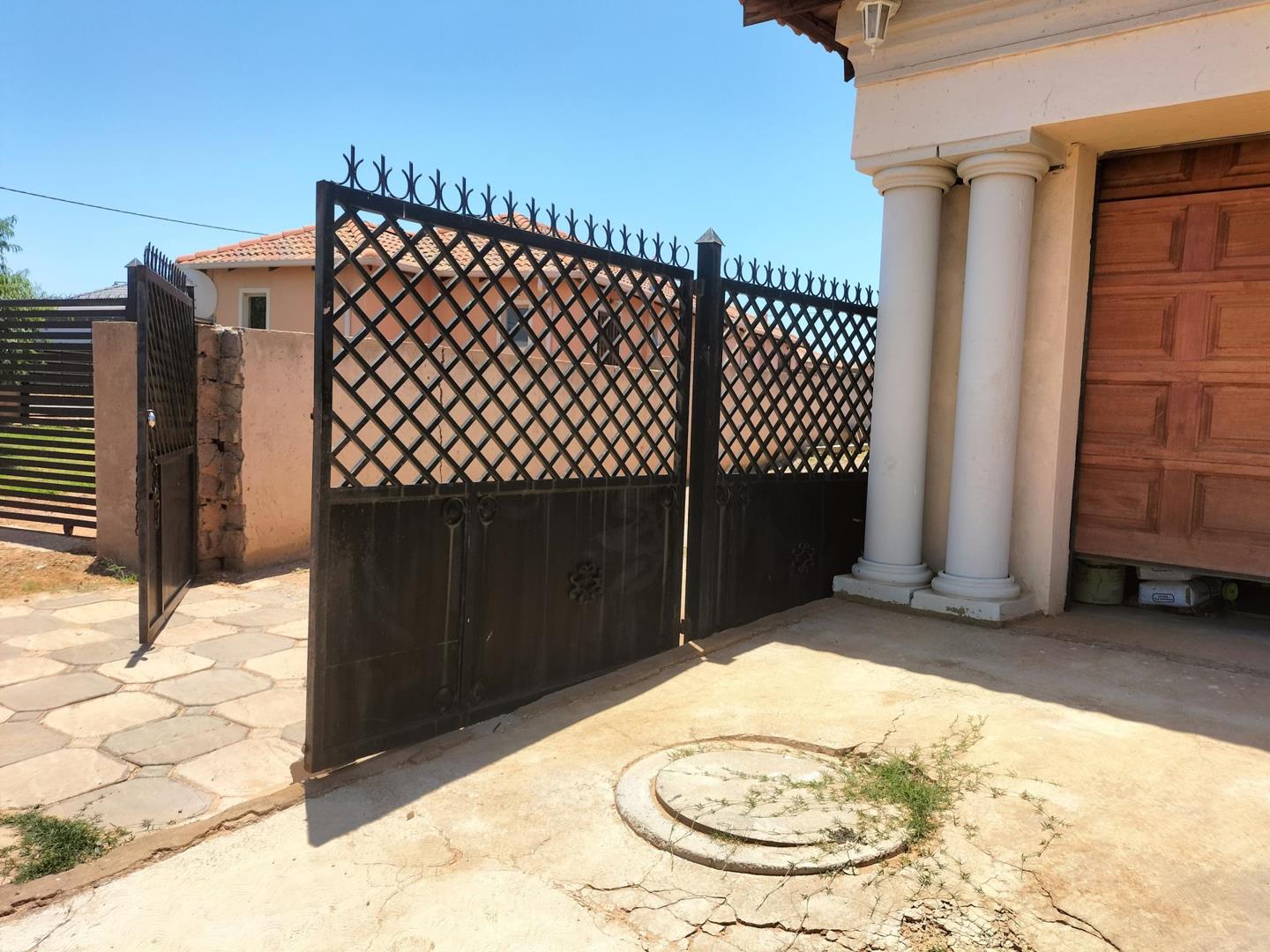 Glenway Estate Property Property and houses for sale in Glenway