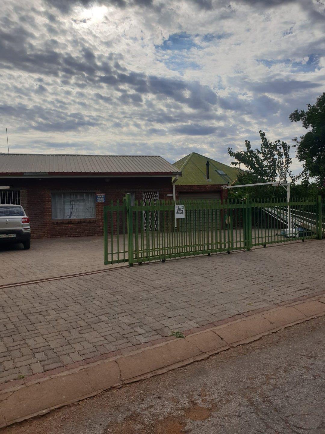 3 Bedroom House for sale in Kuruman P24113767123