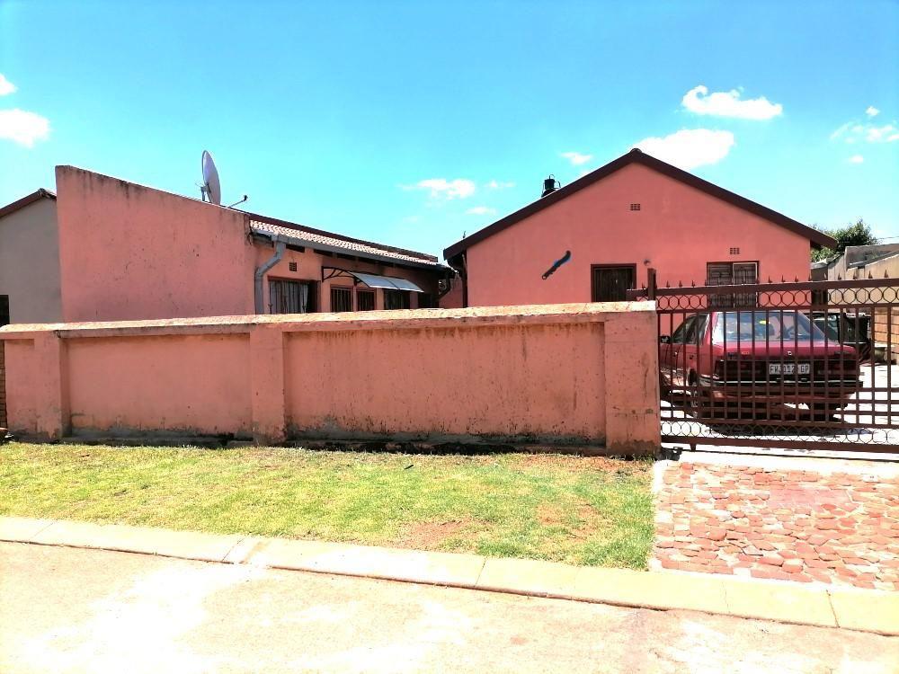 Vosloorus Property Houses for sale in Vosloorus