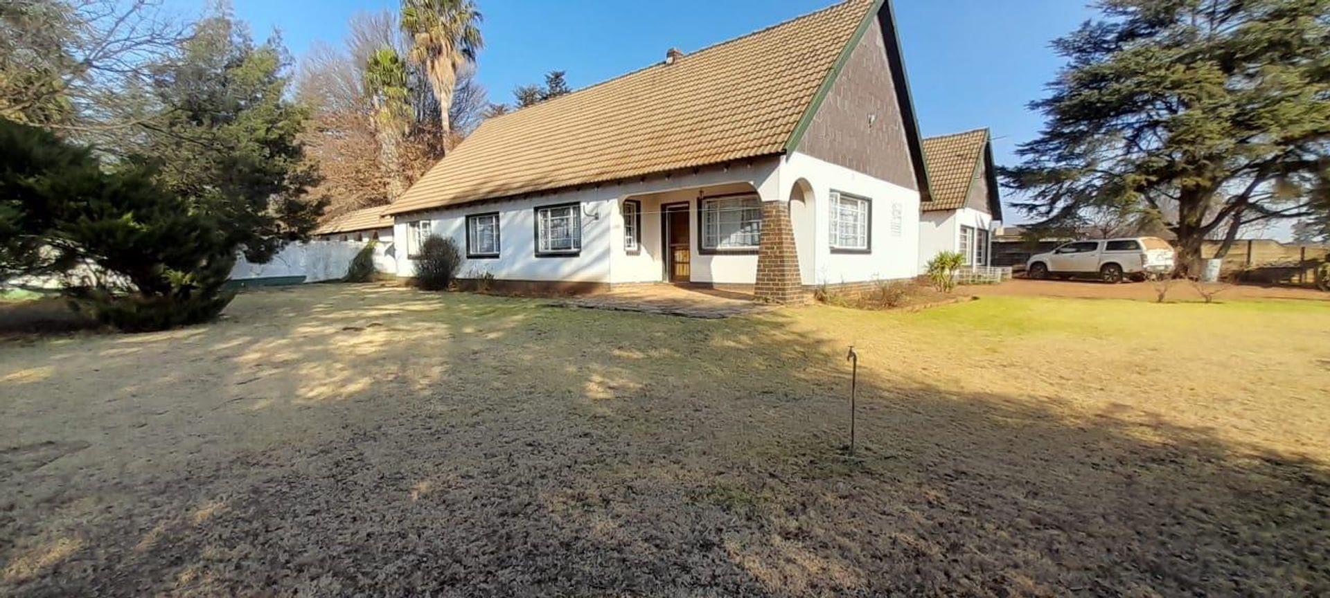 3 Bedroom House for sale in Balfour P24113008934