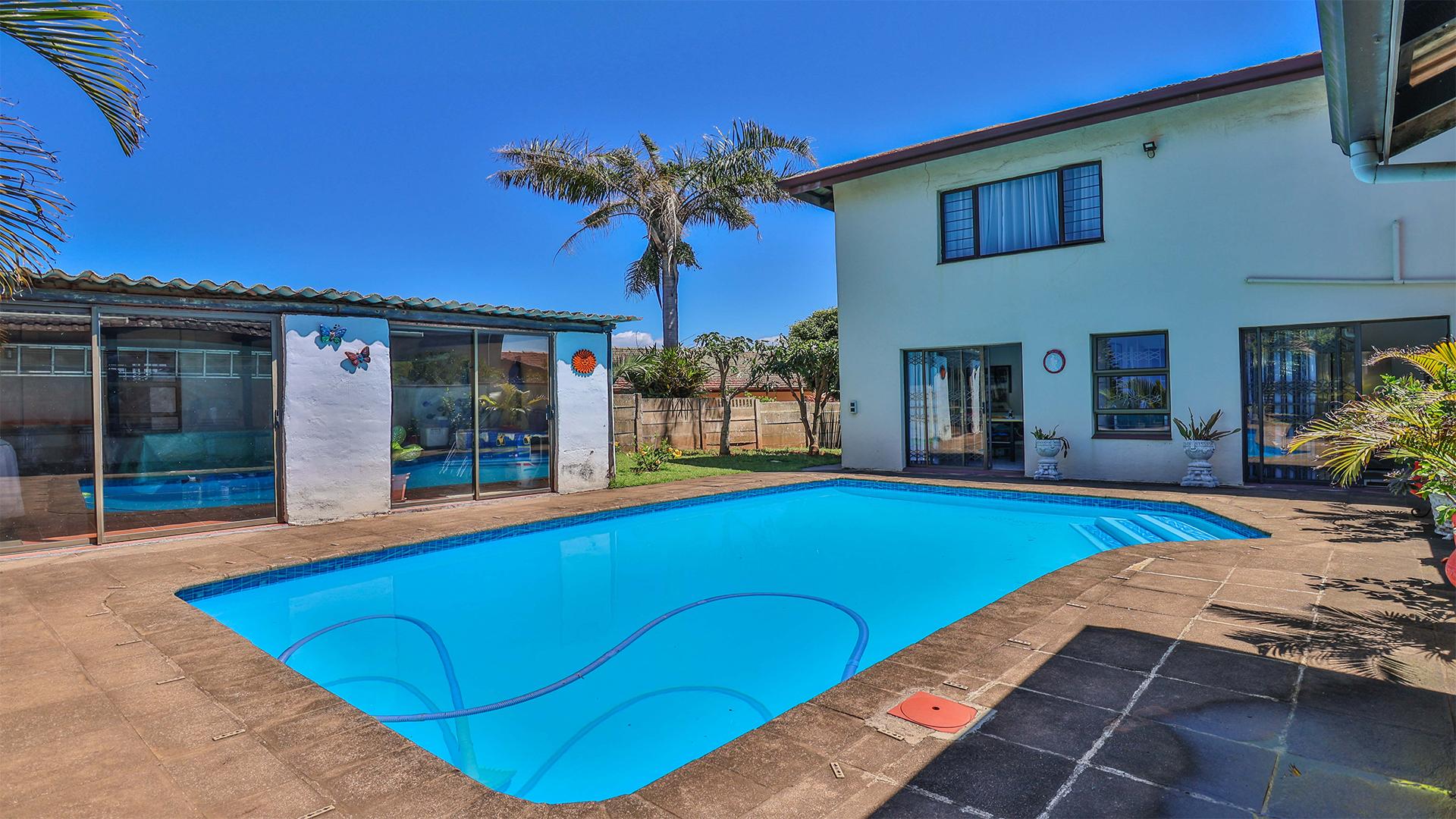 4 Bedroom House for sale in Illovo Beach 9 Princeville Road P24