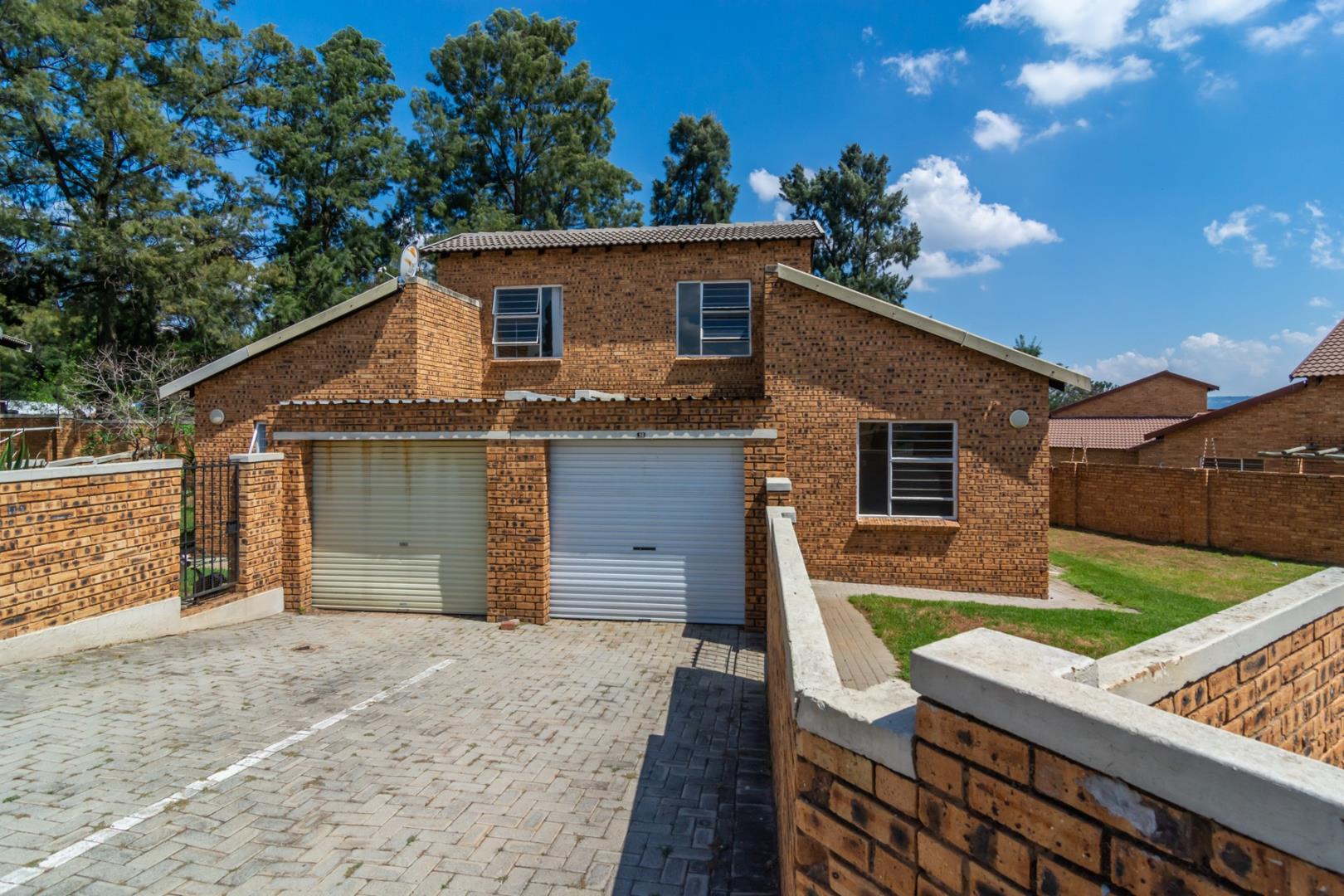 2 Bedroom Townhouse for sale in Honeypark 290 Glover Road P24113768189