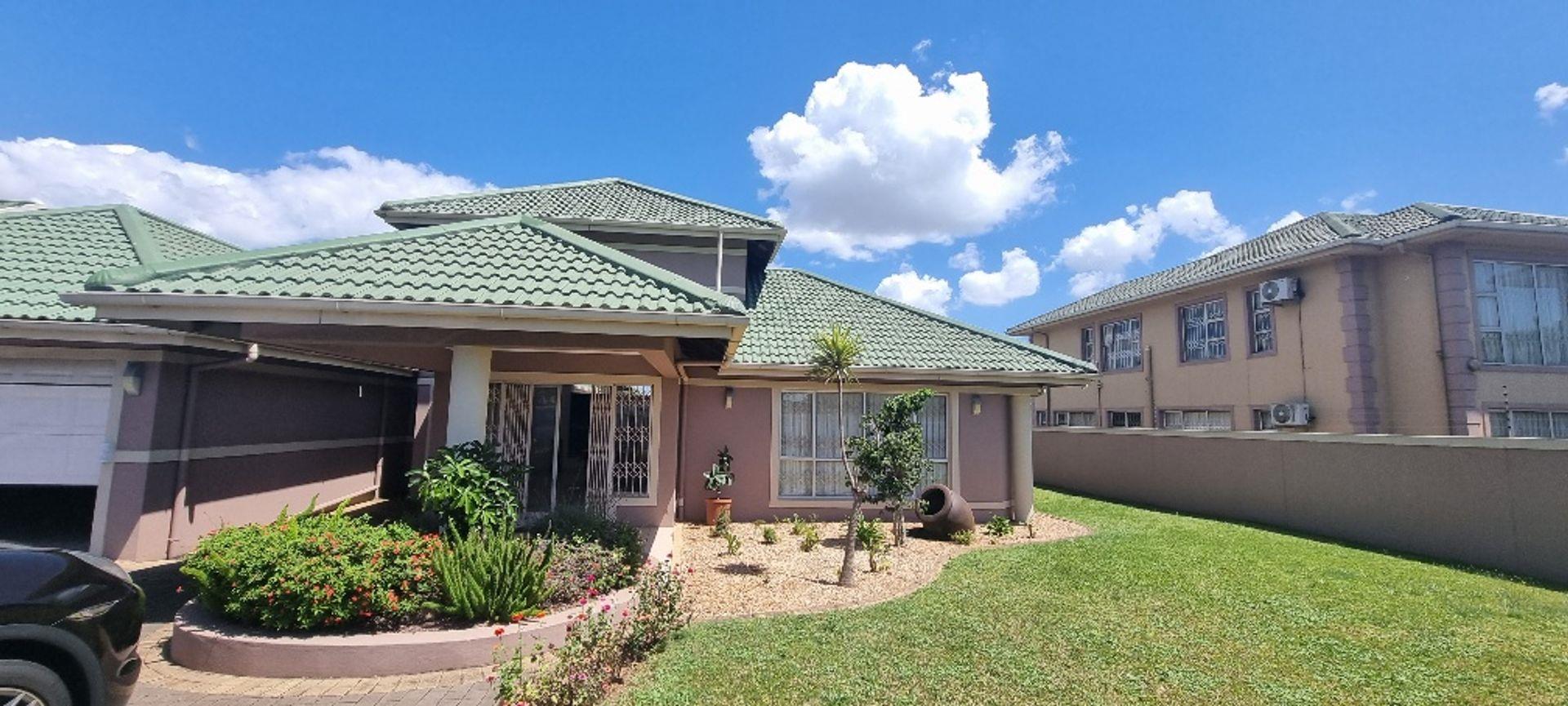 3 Bedroom House for sale in Somerset Park P24113768745