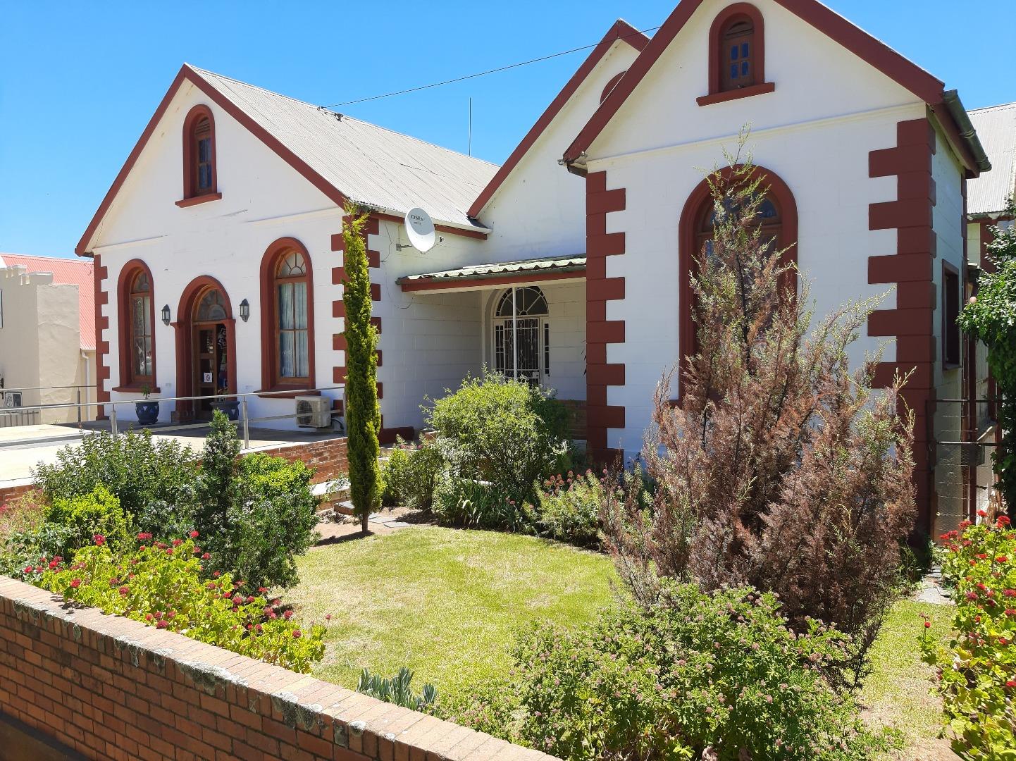 6 Bedroom House for sale in Uniondale P24113769618