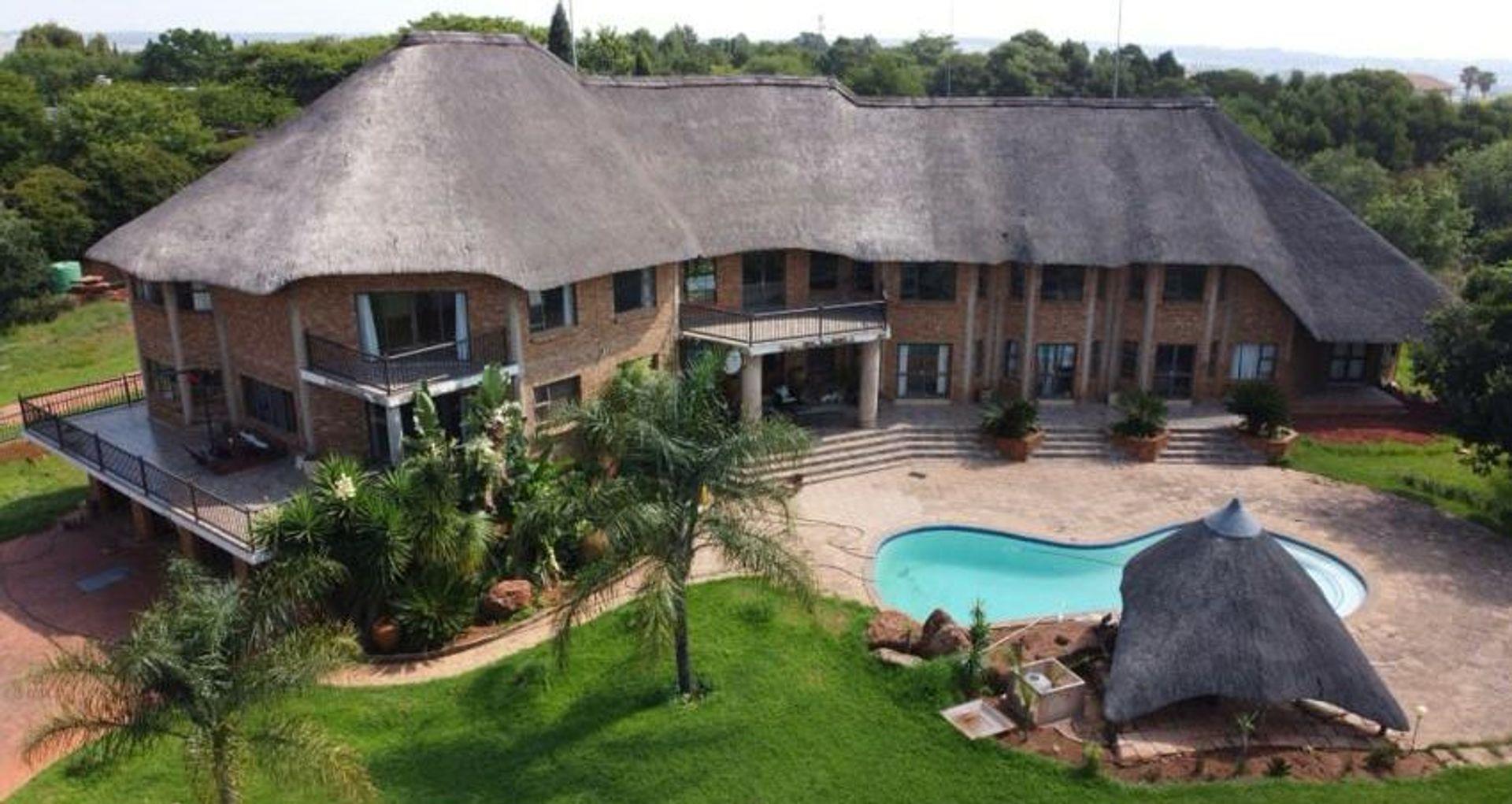 Mooikloof Equestrian Estate Property Property and houses to rent in