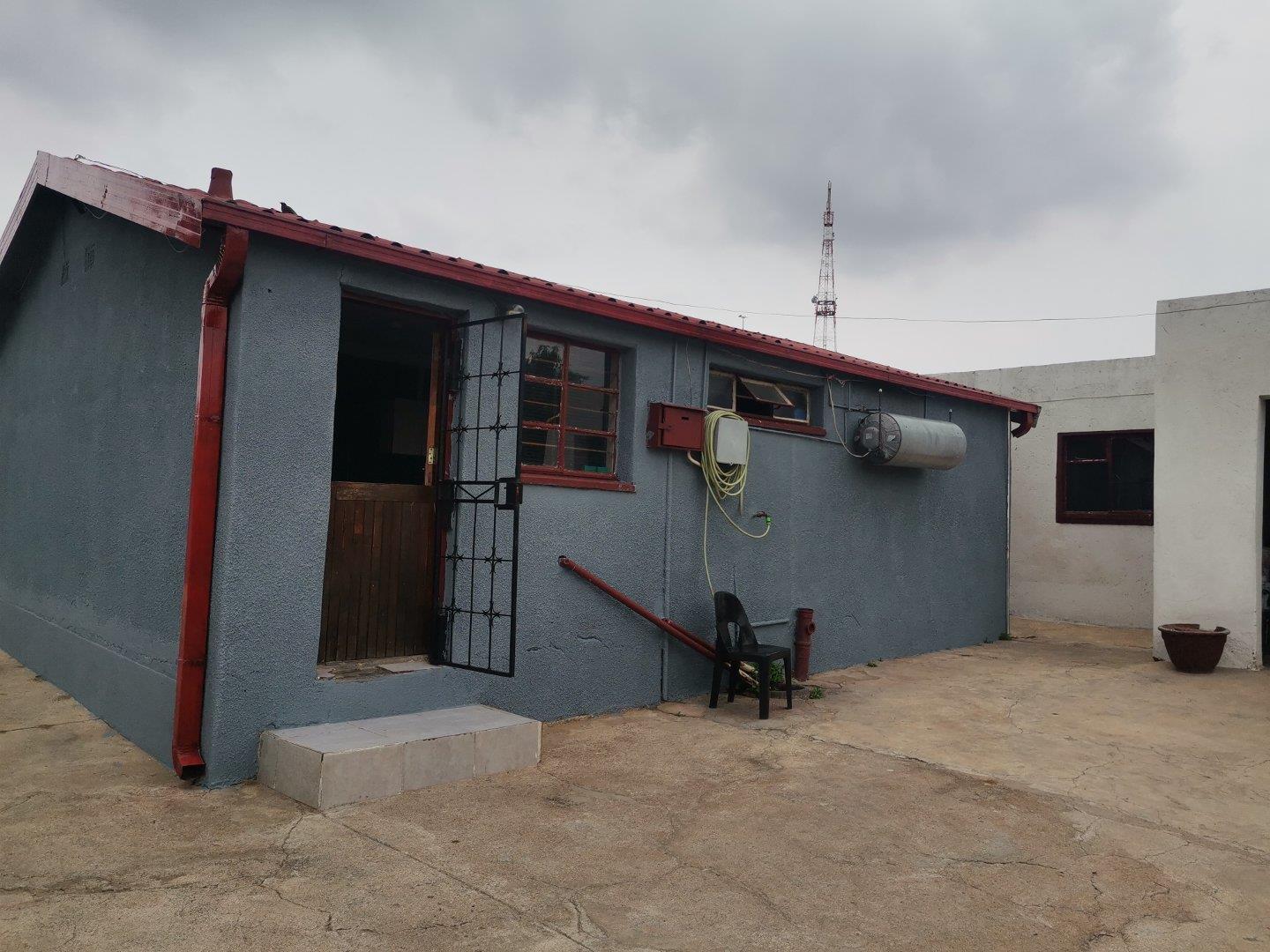 2 Bedroom House to rent in Mabopane P24113770627