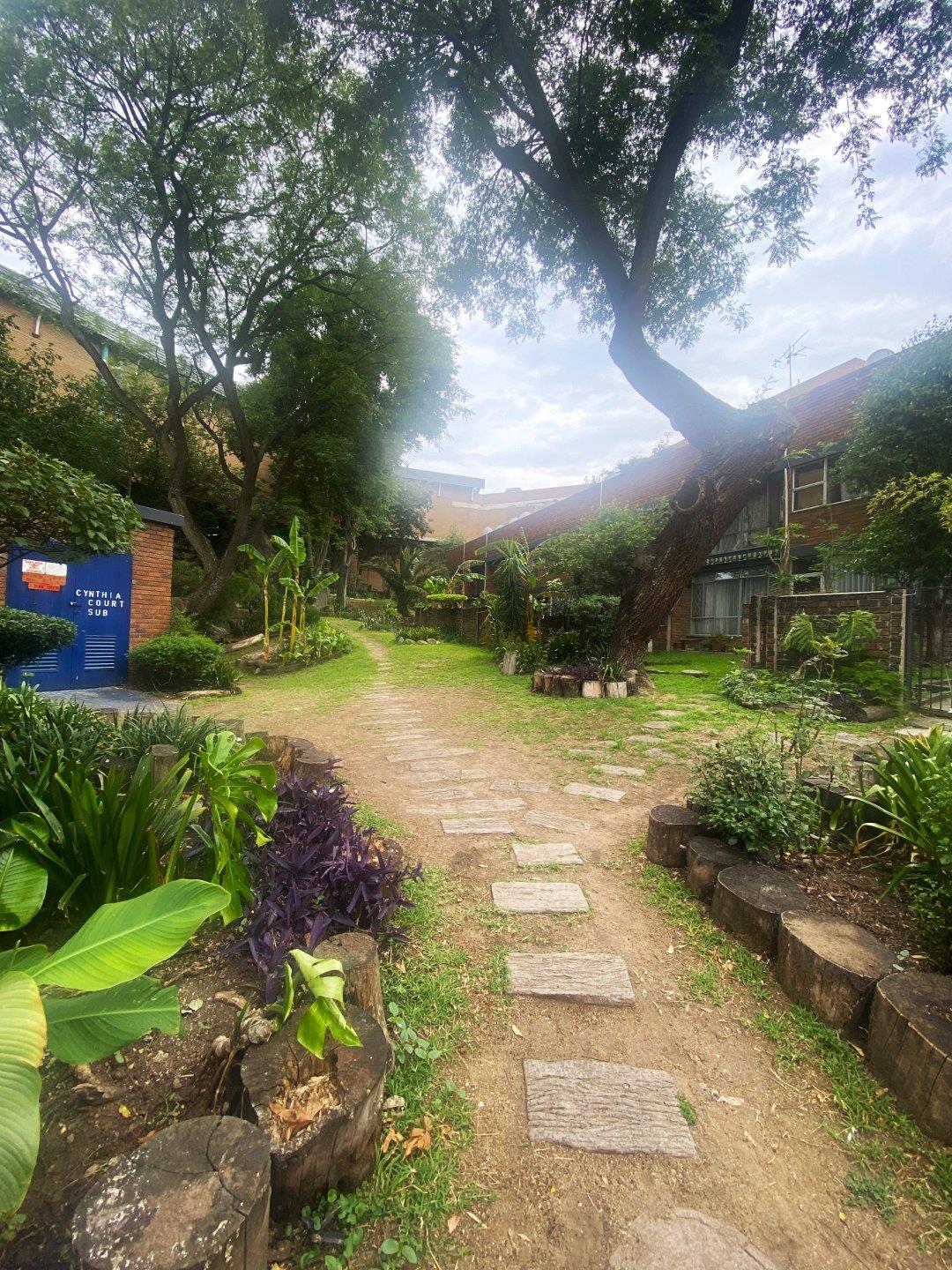 Halfway House Property Apartments / flats to rent in Halfway House