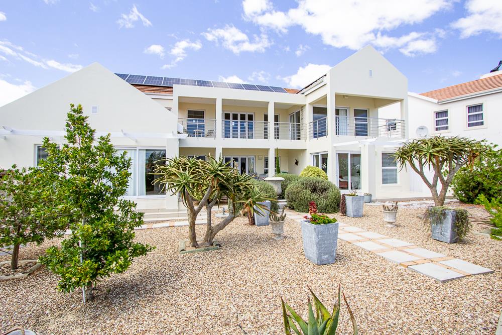 3 Bedroom House for sale in Port Owen 2 Flagship Drive P24113771913