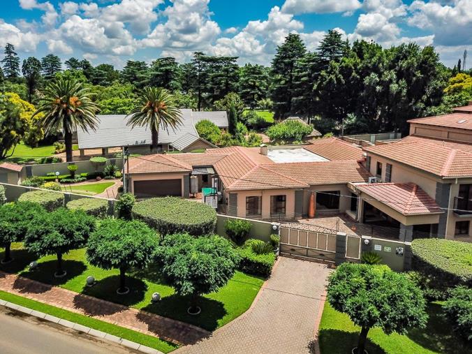 4 Bedroom House for Sale in Three Rivers Proper