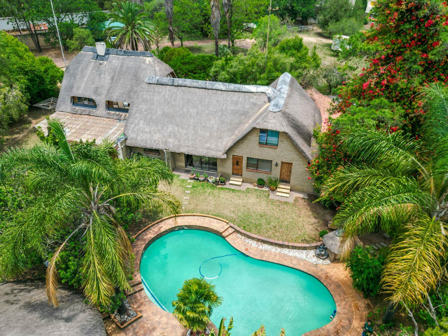 5 Bedroom House for sale in Chartwell P24113774355