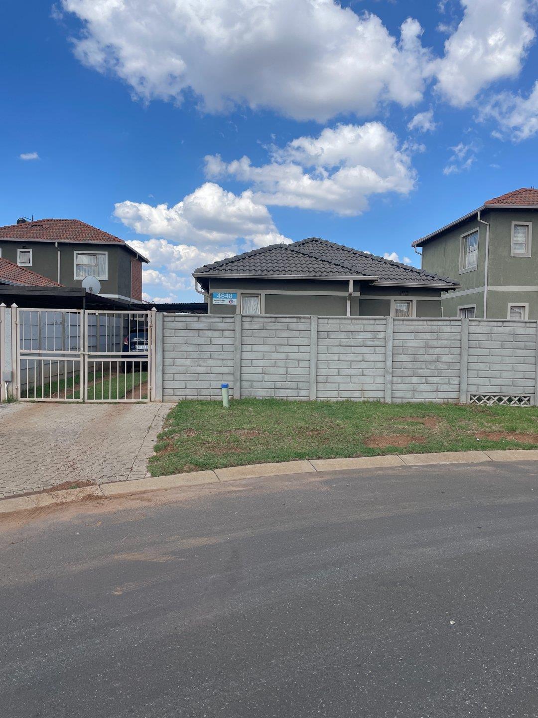 3 Bedroom House for sale in Leopard's Rest Security Estate 4648 Deep