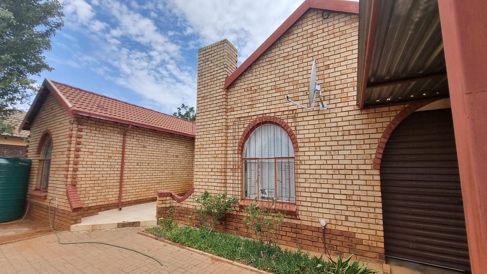 3 Bedroom House for sale in Riviera Park P24113775053