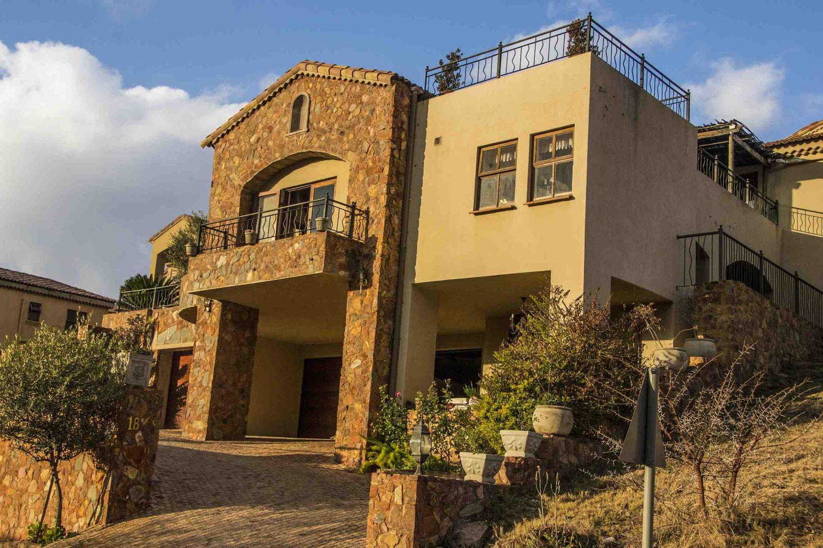 3 Bedroom Townhouse for sale in Estate D' Afrique P24113775349