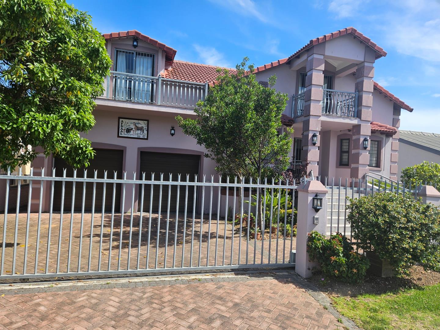 5 Bedroom House for sale in Klein Berlyn 45 Doringboom Avenue P24