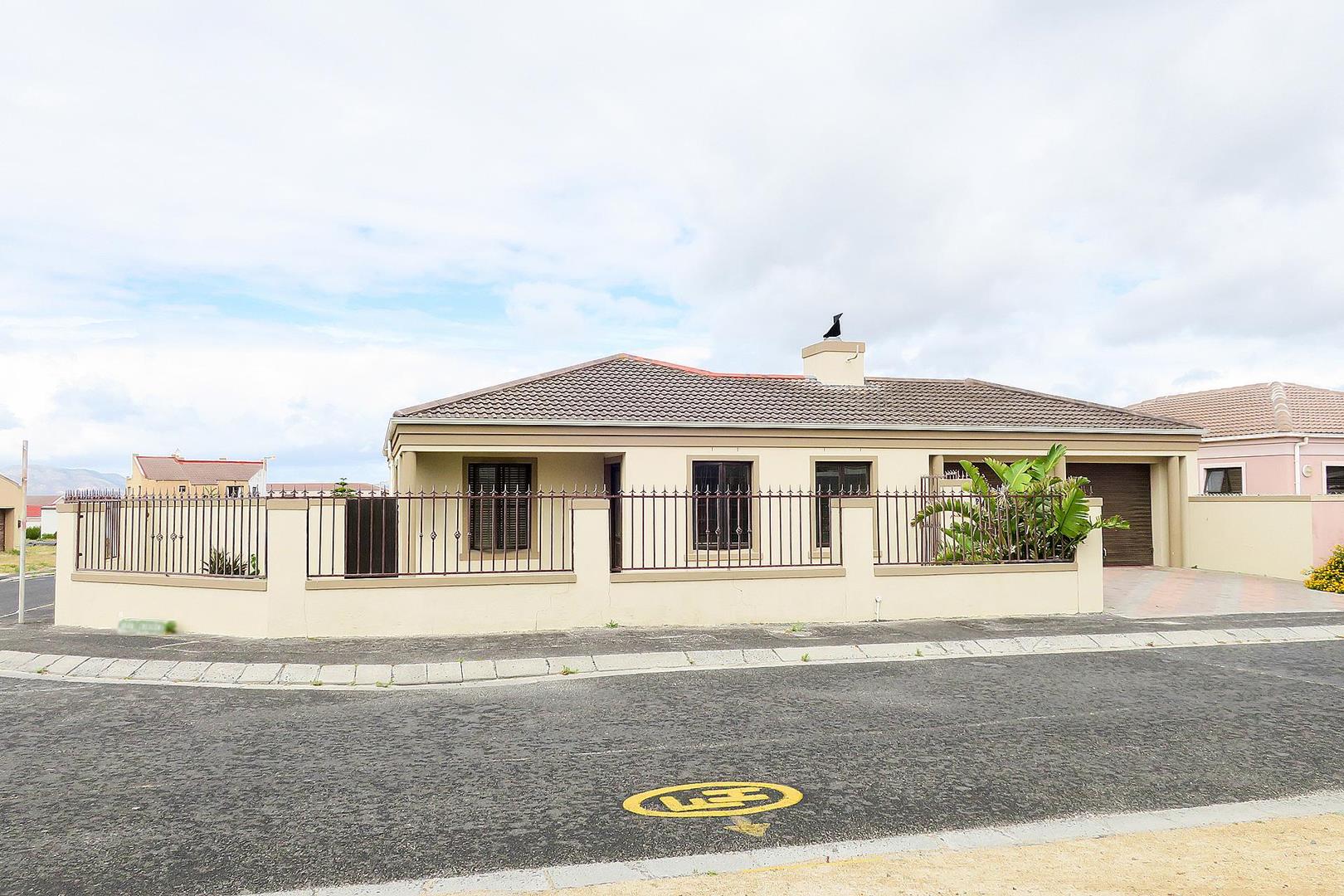 Pelican Heights Property Property and houses to rent in Pelican