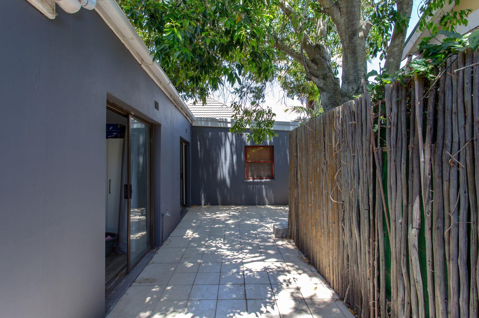 4 Bedroom House for sale in Observatory P24113777653