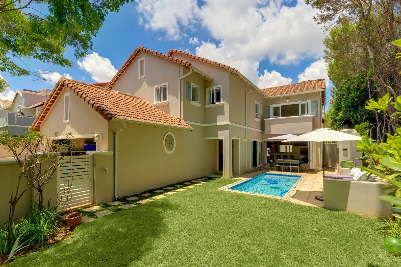 4 Bedroom House for sale in Broadacres Broadacres Country Estate, 434