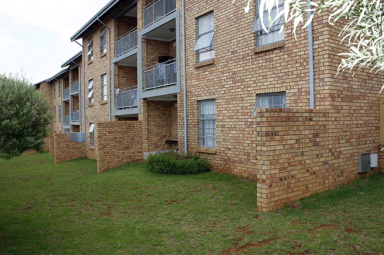 2 Bedroom Apartment / flat for sale in Sagewood Sonata, 38 Mozart Lane P24114170143