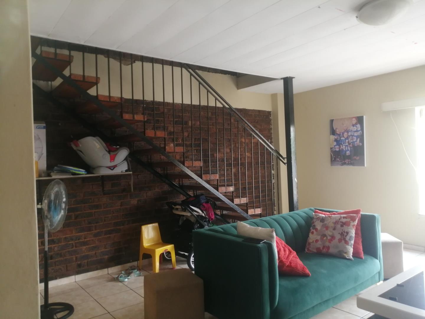 2 Bedroom Townhouse for sale in Sunnyside P24113778016