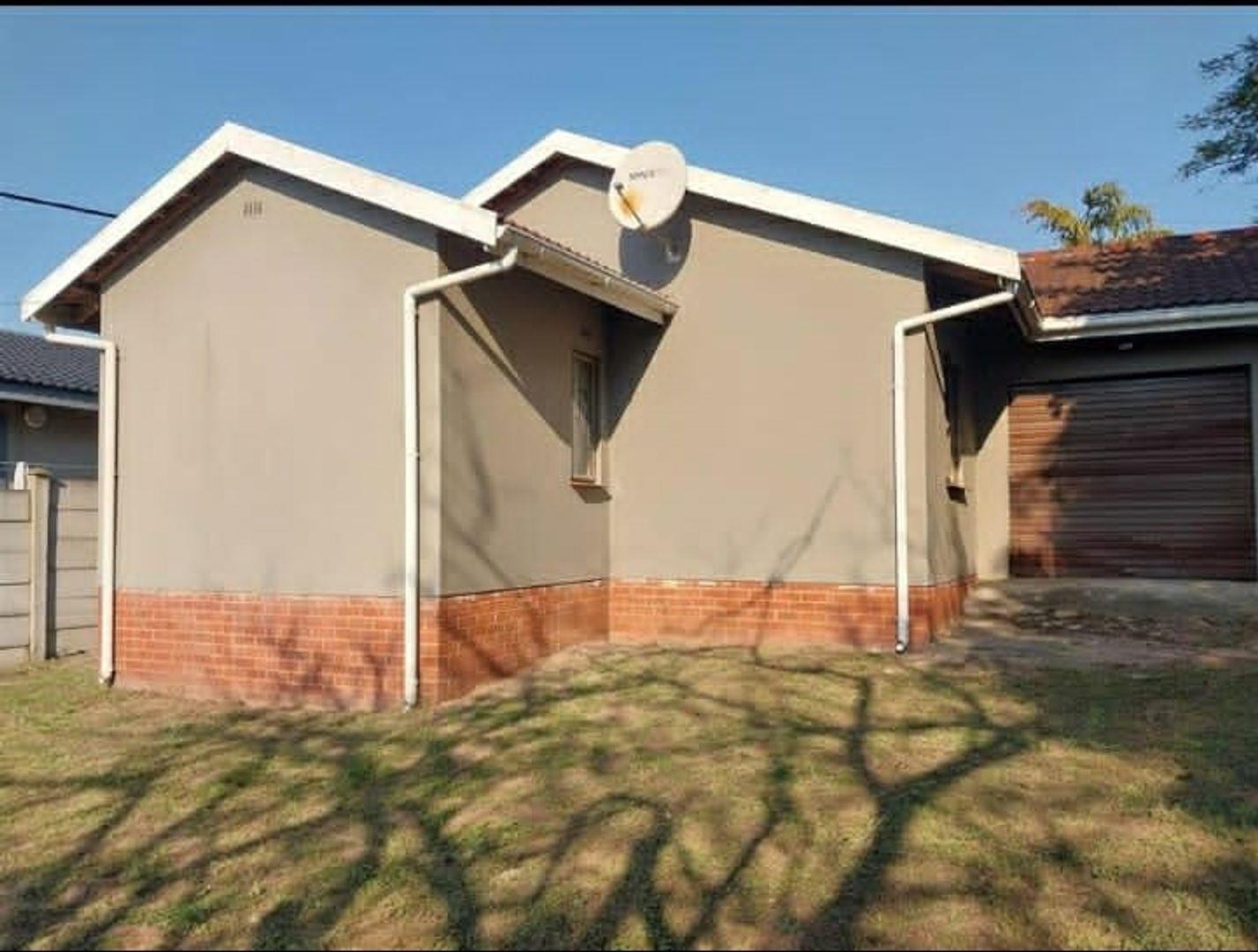 2 Bedroom House for sale in Brackenham P24113778204