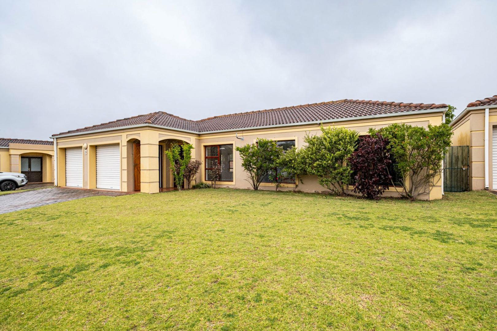 Lorraine Property Townhouses for sale in Lorraine