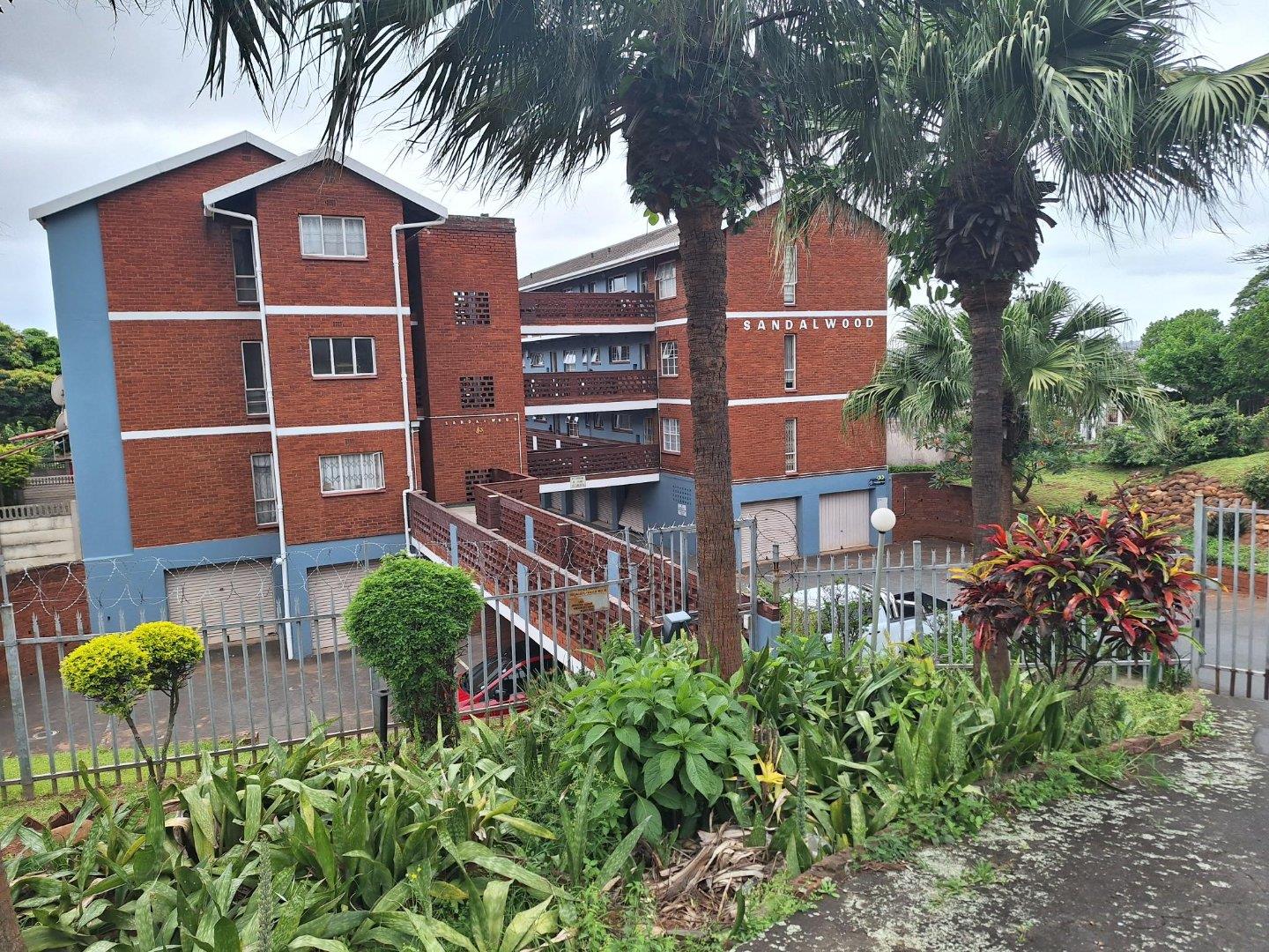 1.5 Bedroom Apartment / flat for sale in Montclair P24113778580