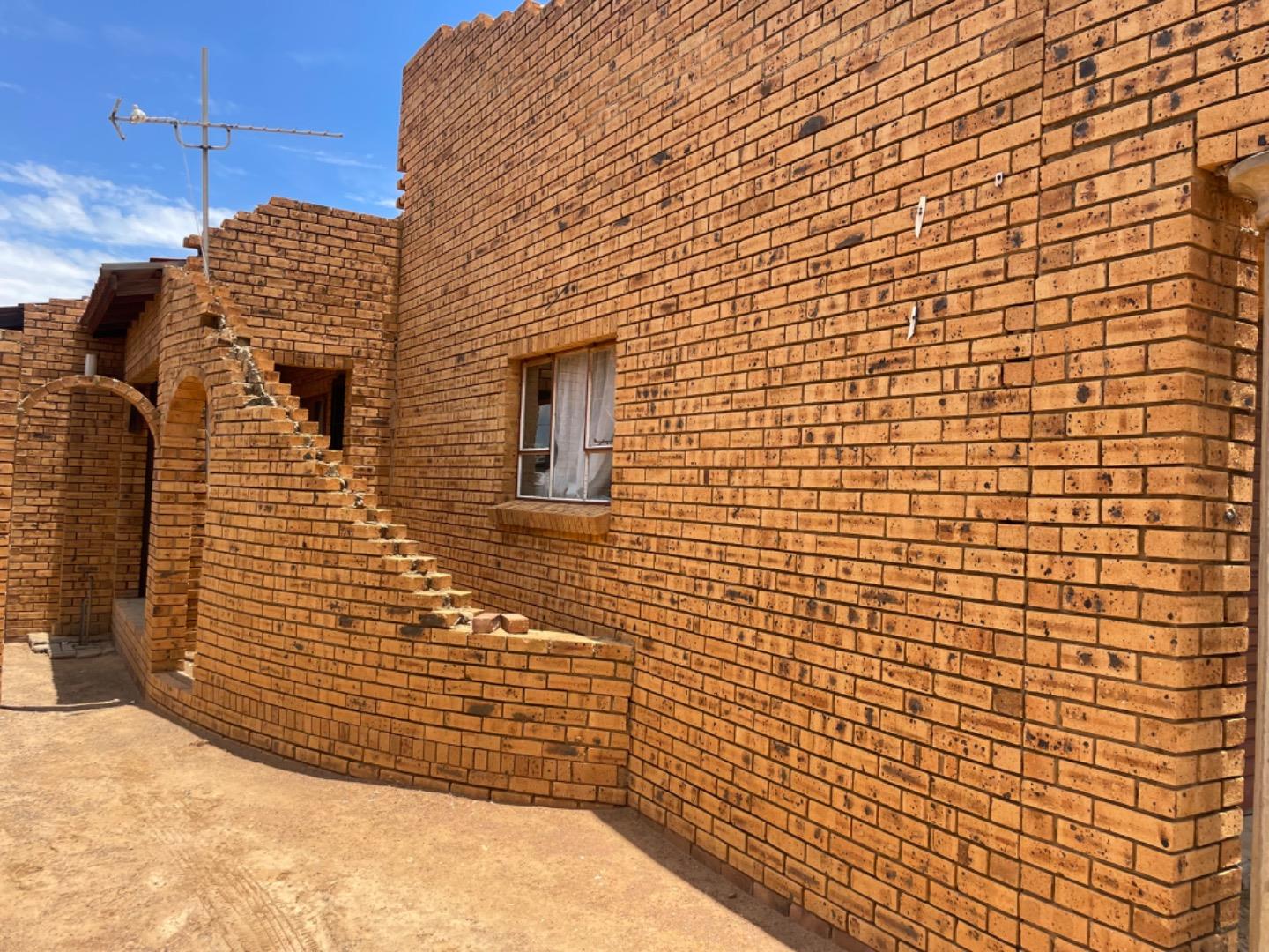 3 Bedroom House for sale in Beverley Hills P24113778595